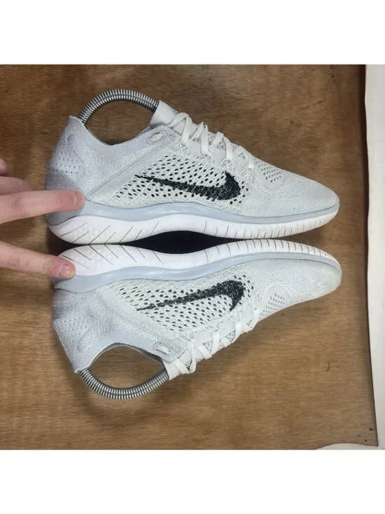 Nike Free RN Flyknit Womens Size 9.5 US White Platinum Athletic Shoes 942839-100 - Picture 6 of 9